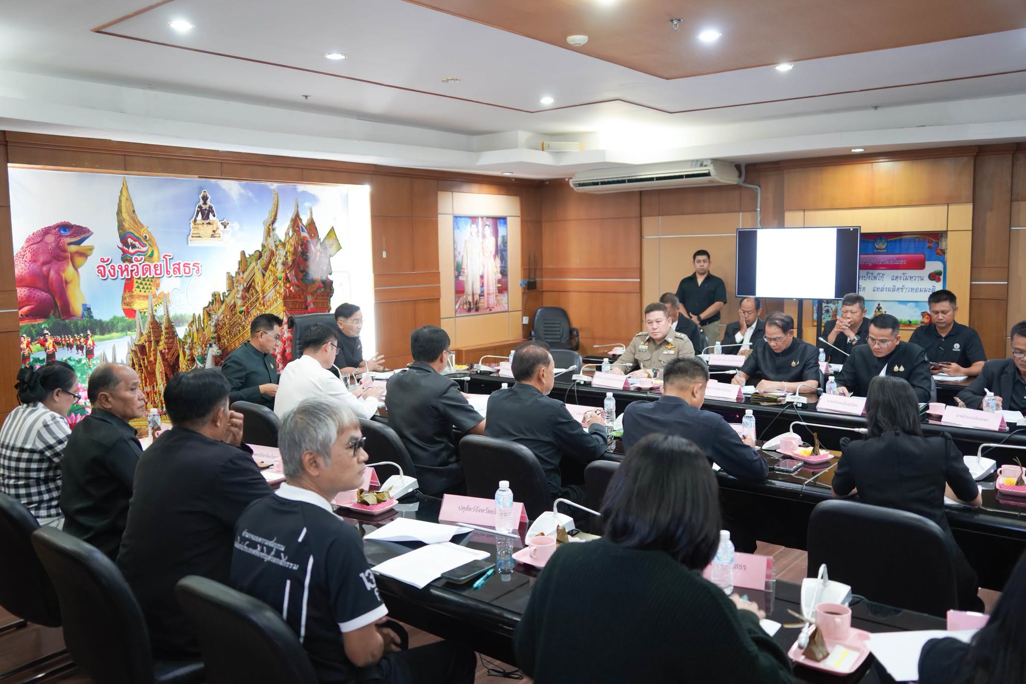 title - ส.ป.ก.ยโสธร เข้าร่วมการประชุมการขับเคลื่อนการดำเนินงานตามนโยบายรัฐบาลและกระทรวงมหาดไทย และนโยบายของรัฐมนตรีช่วยว่าการกระทรวงมหาดไทย (นายพลพีร์ สุวรรณฉวี)